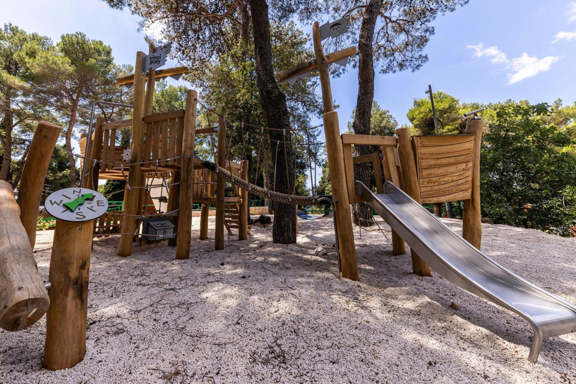 Porton Nature Hideouts Ровин Екстериор снимка